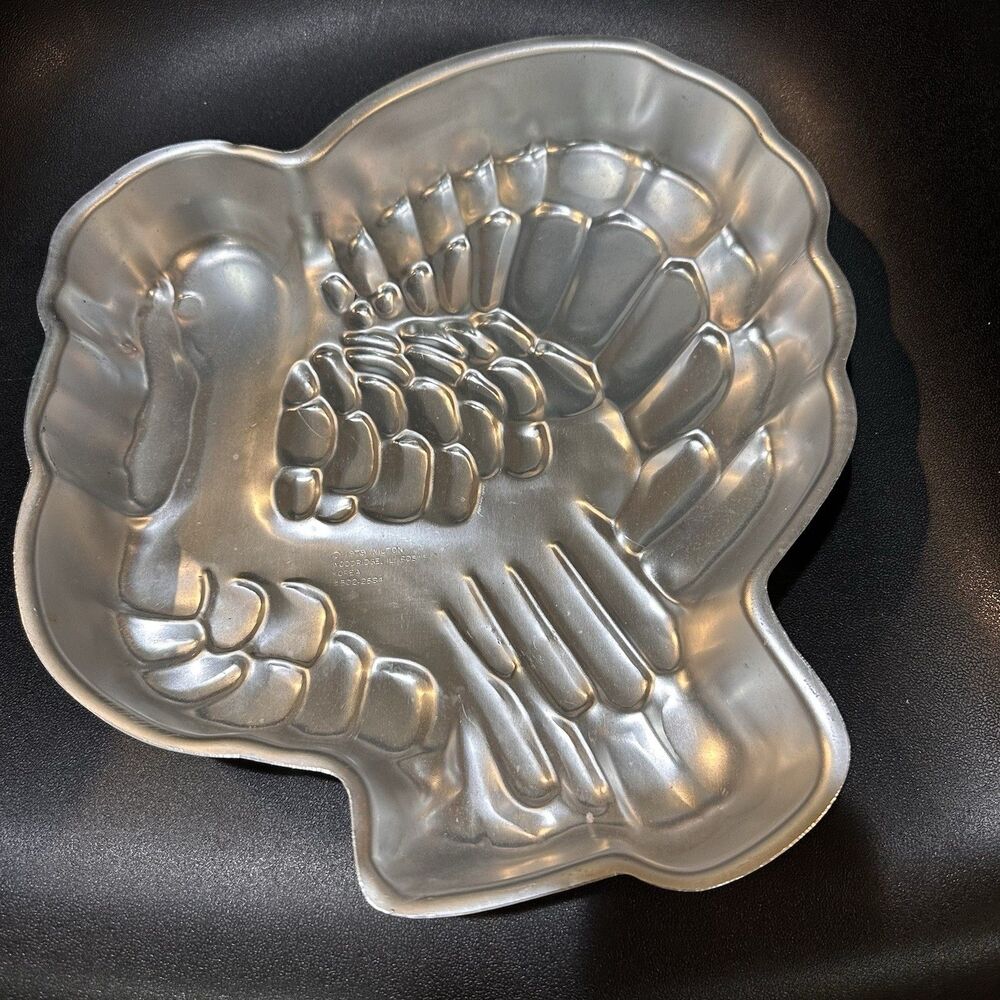 Wilton Turkey Shaped Aluminum Molded Cake Pan 12 in Silver 502-2634 1979